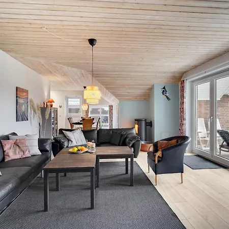 Lumi - 800m From The Sea By Interhome